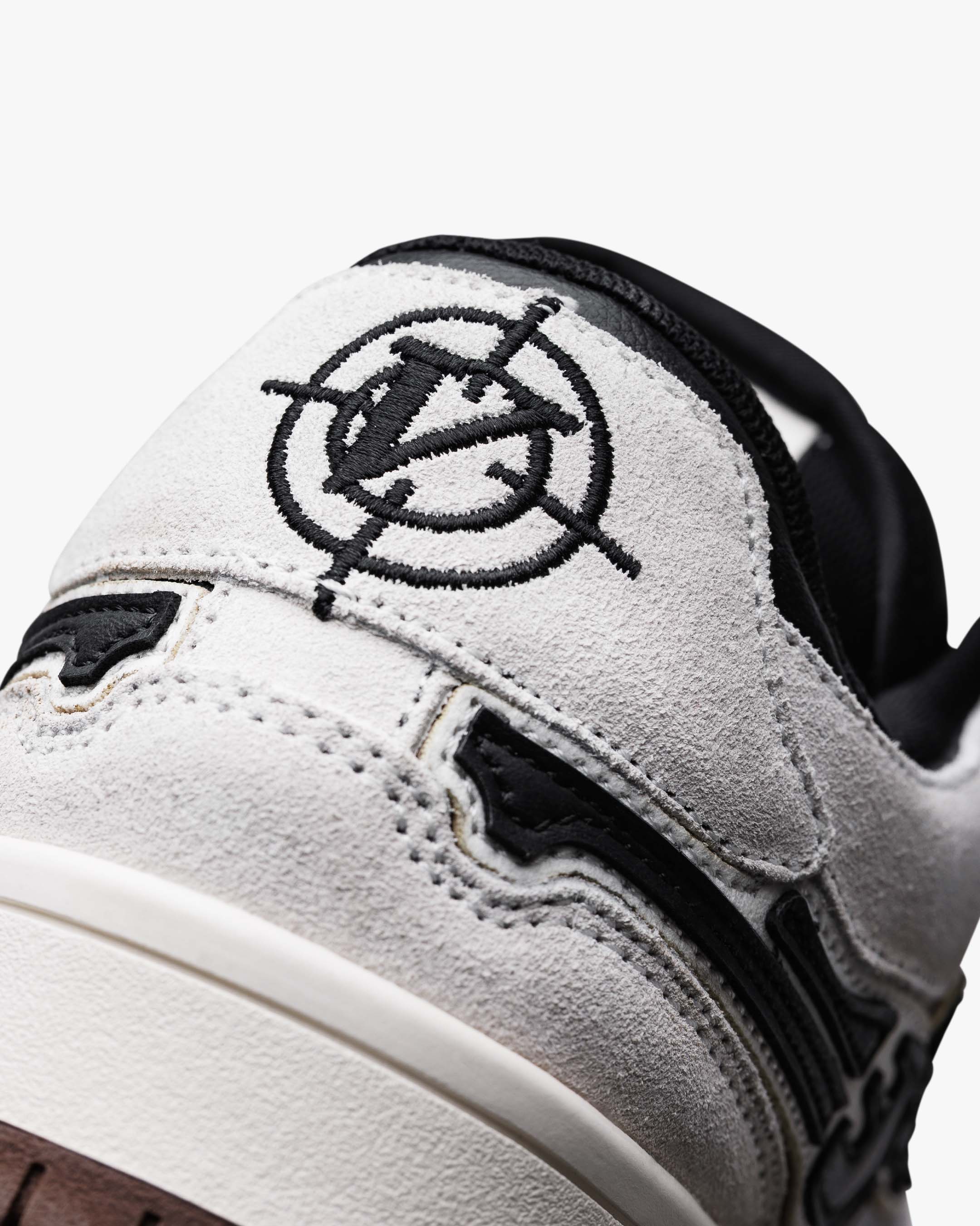 AKIMBO LOWS "REVERSE BLACK & WHITE" - Image 9