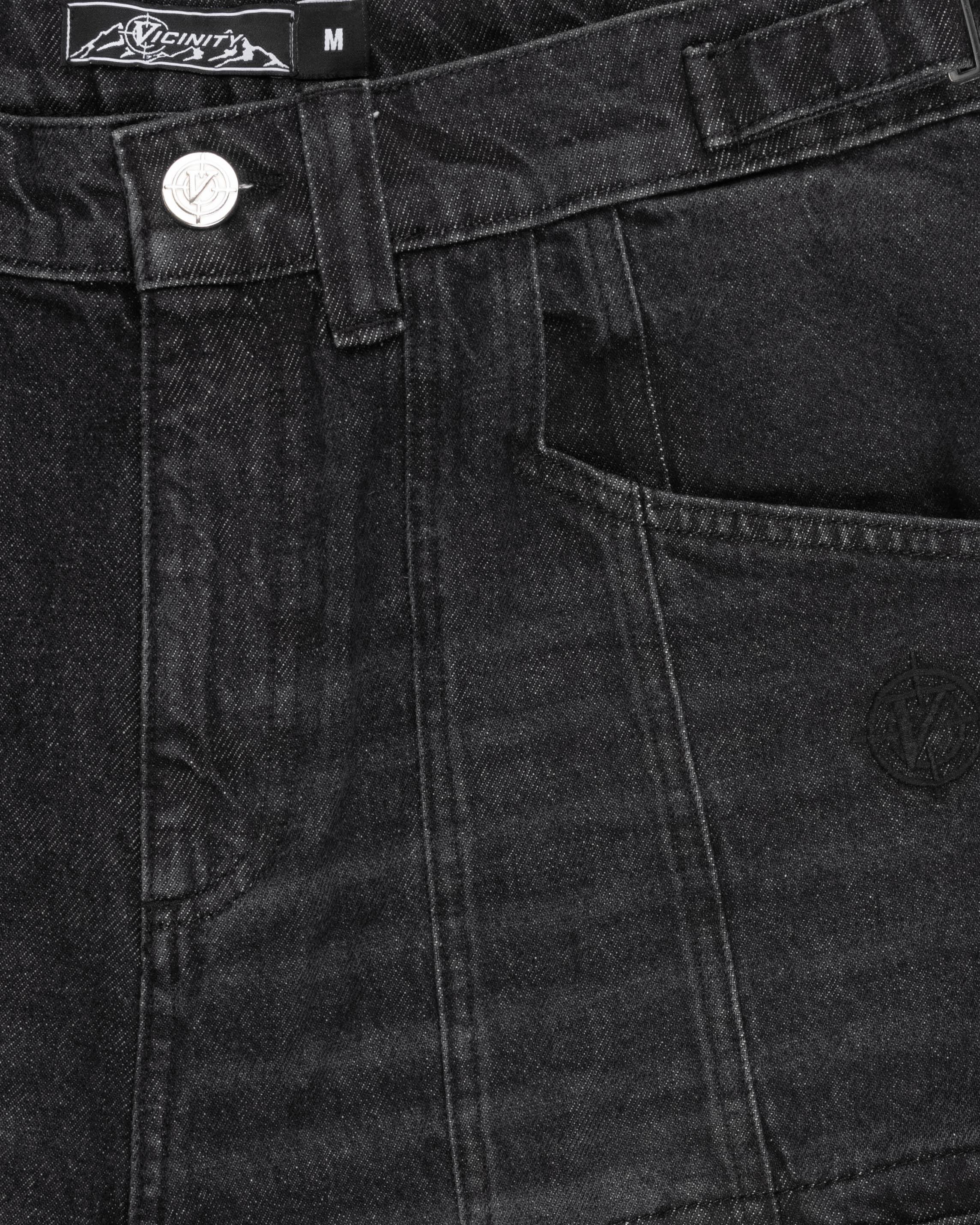 WASHED BLACK DENIM CARGO JORTS - Image 7