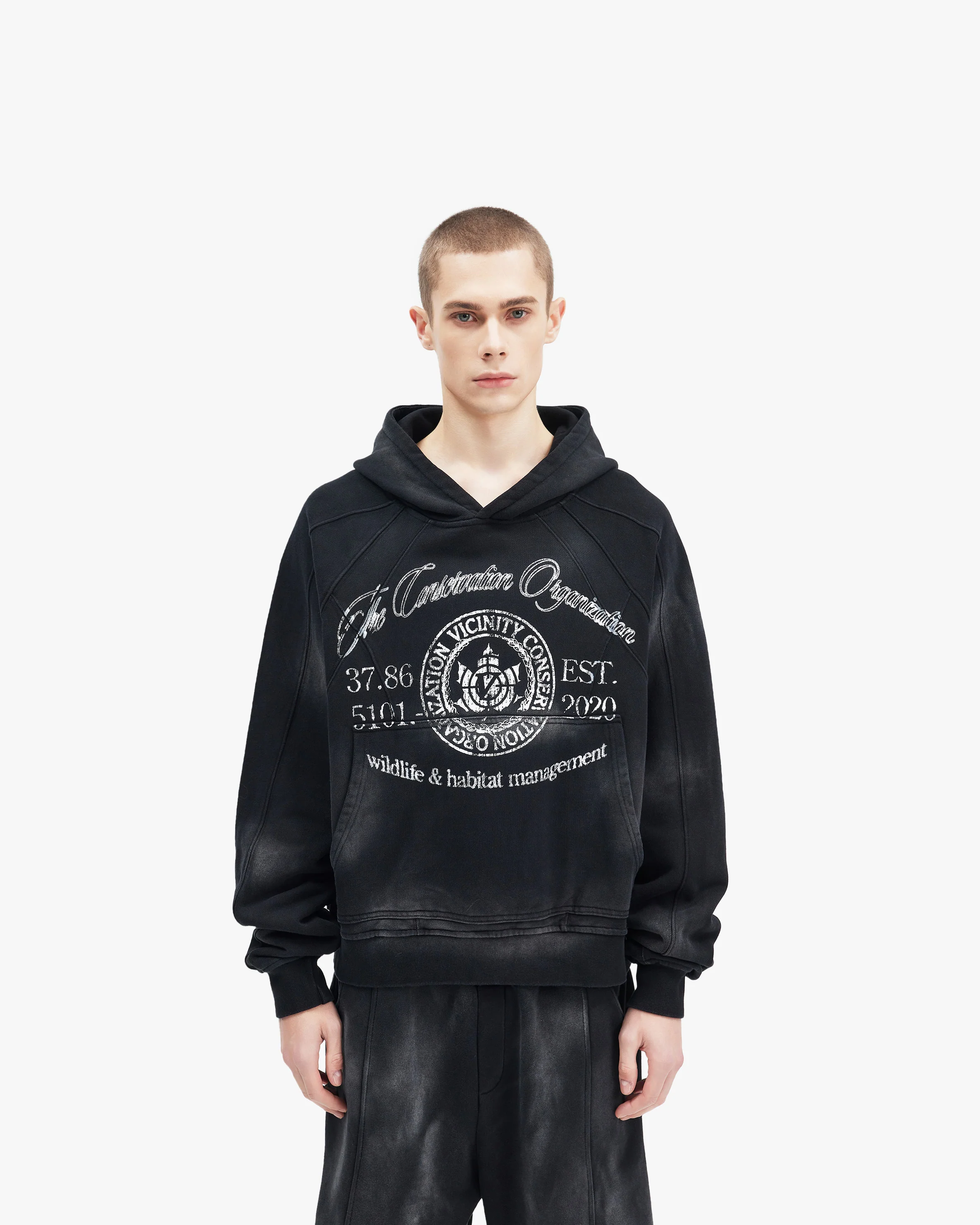 EXPLORER HOODIE BLACK - Image 2