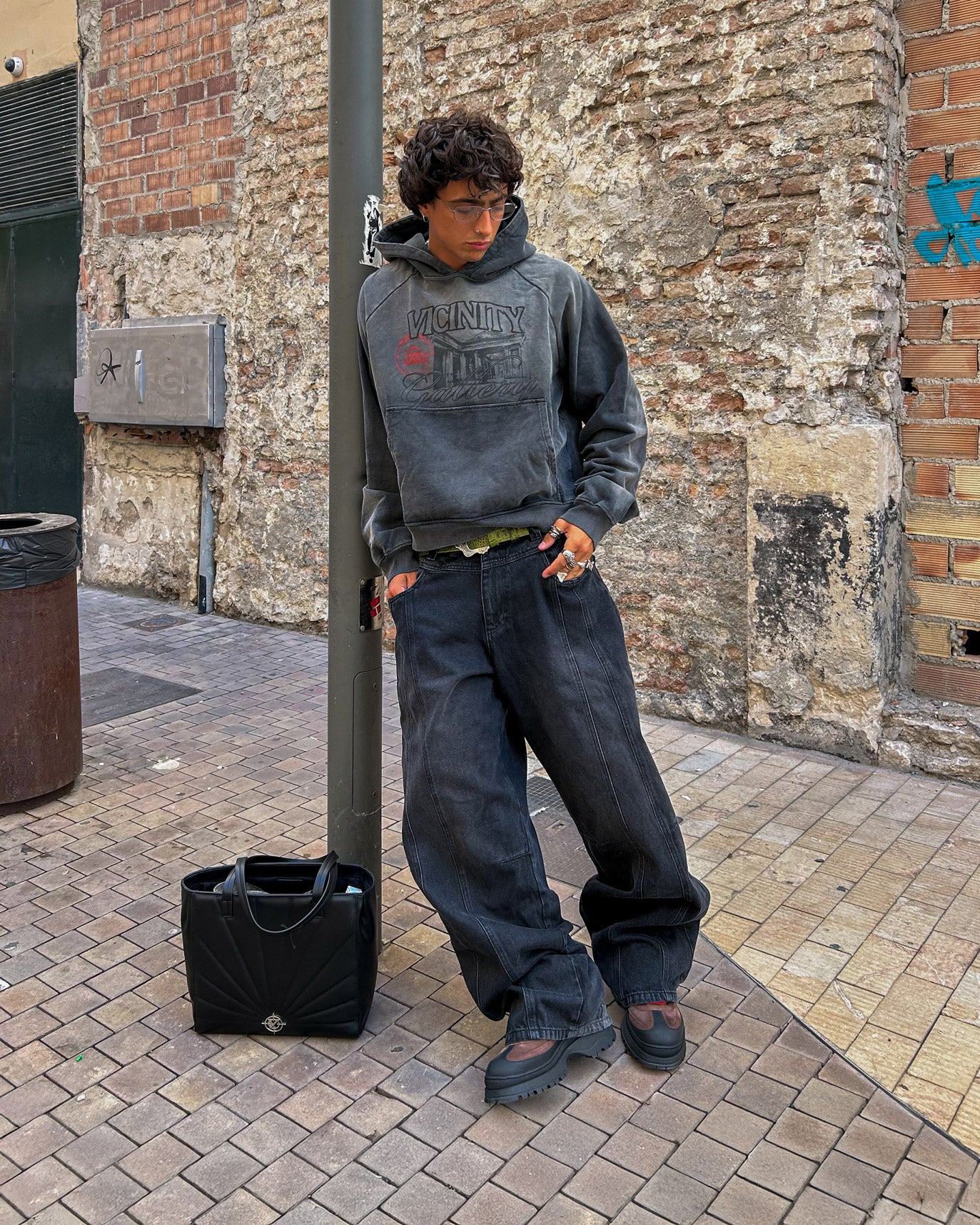 GALLERY HOODIE WASHED GREY - Image 2