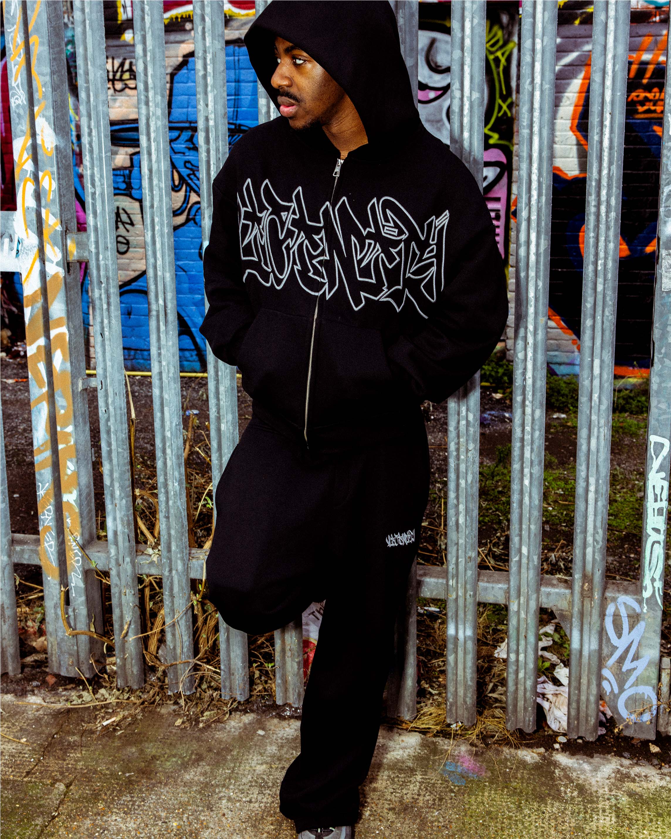 GRAFFITI ZIP-HOODIE BLACK - Image 2