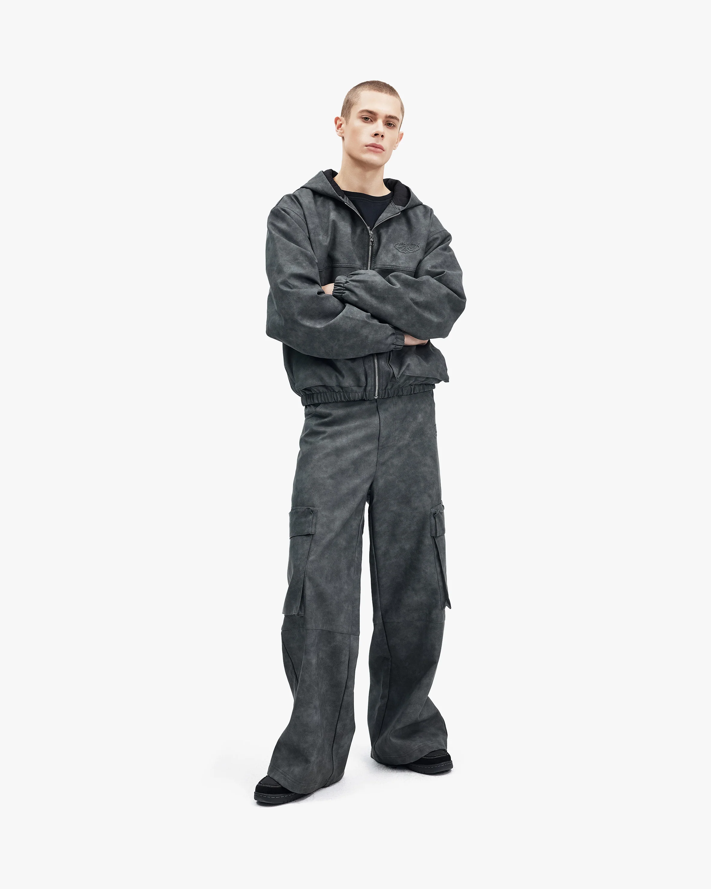 SCRIPT LOGO LEATHER PANTS GREY - Image 8