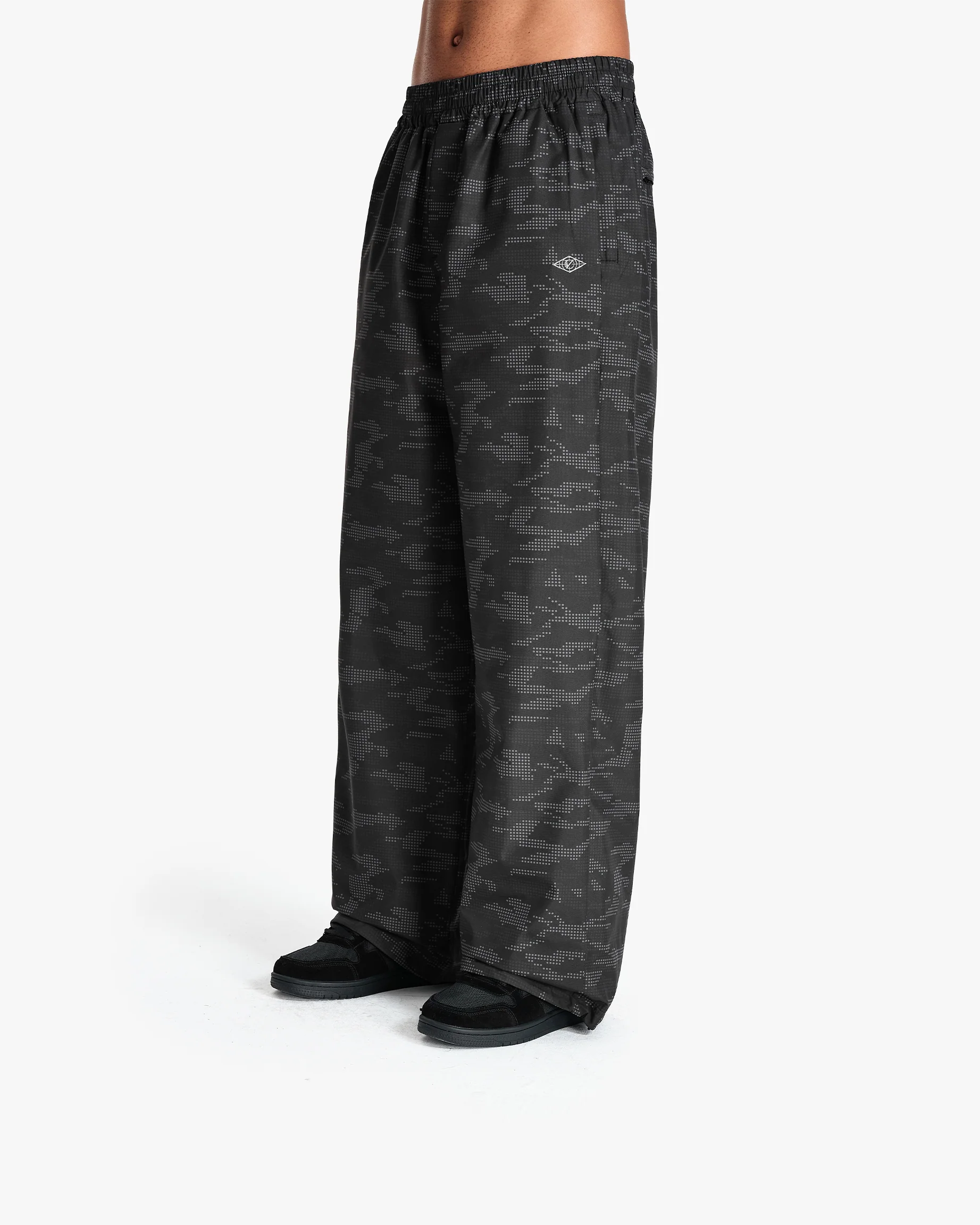 TRACK PANTS DOTTED CAMO BLACK - Image 4