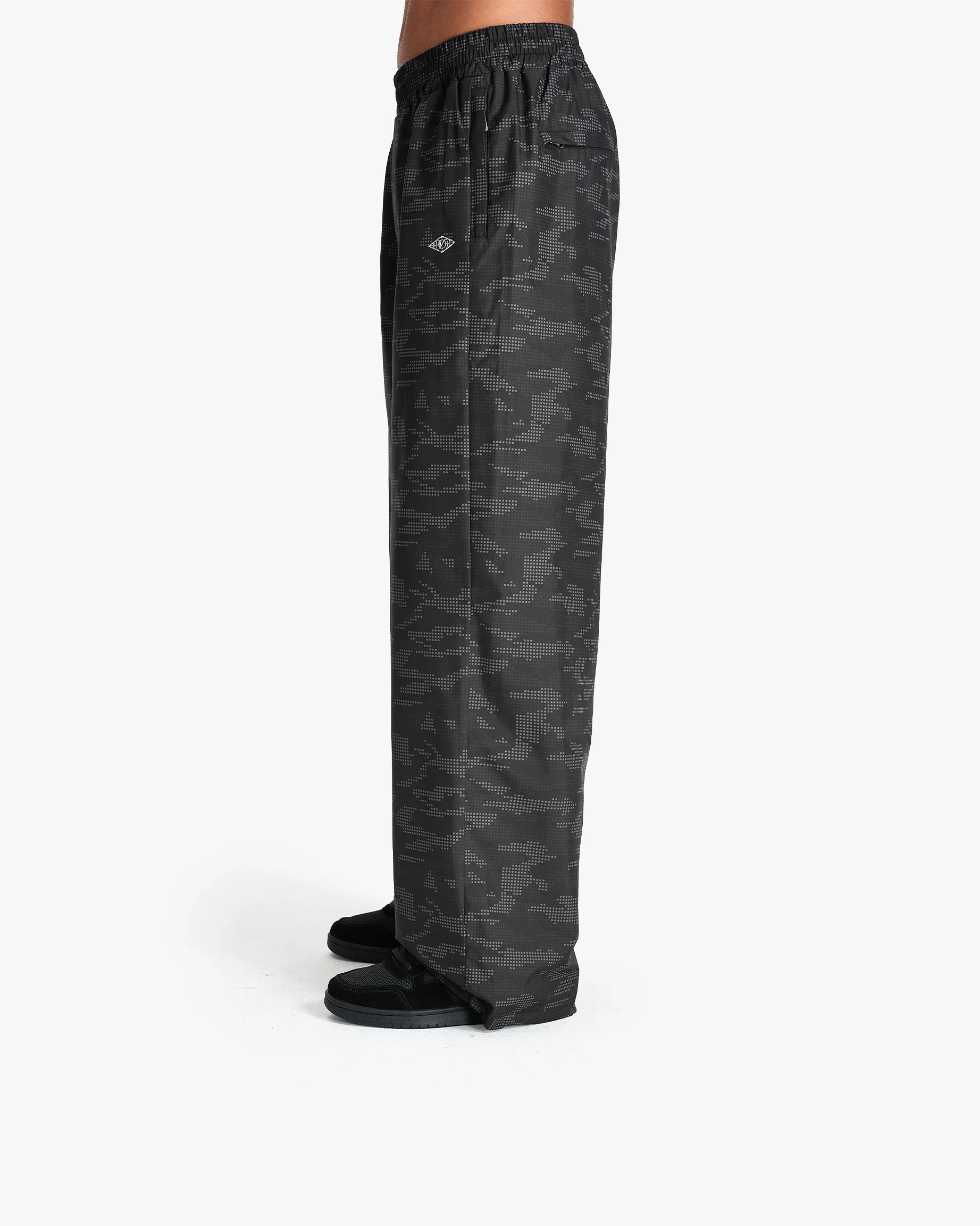 TRACK PANTS DOTTED CAMO BLACK - Image 5