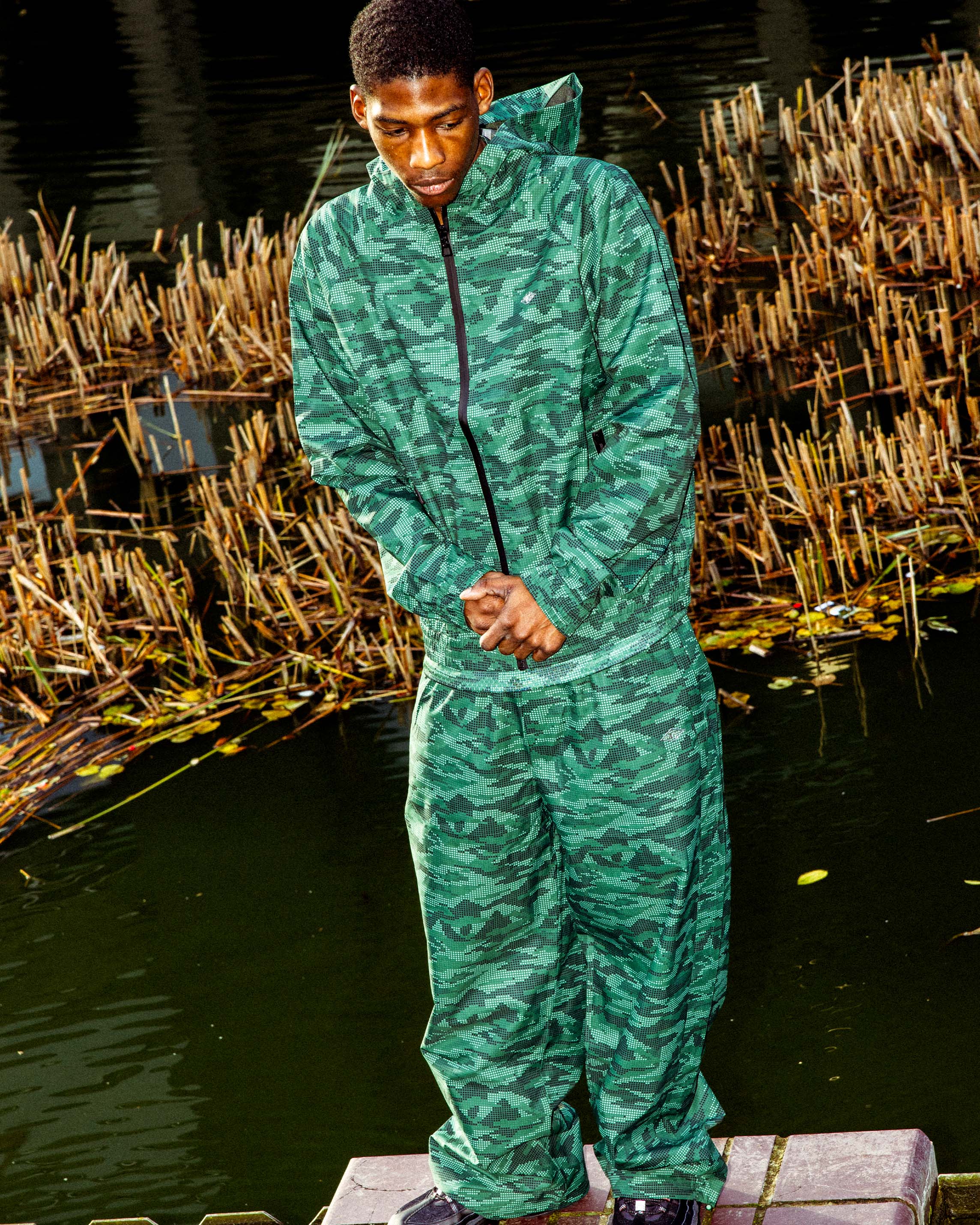 TRACK PANTS DOTTED CAMO GREEN - Image 2