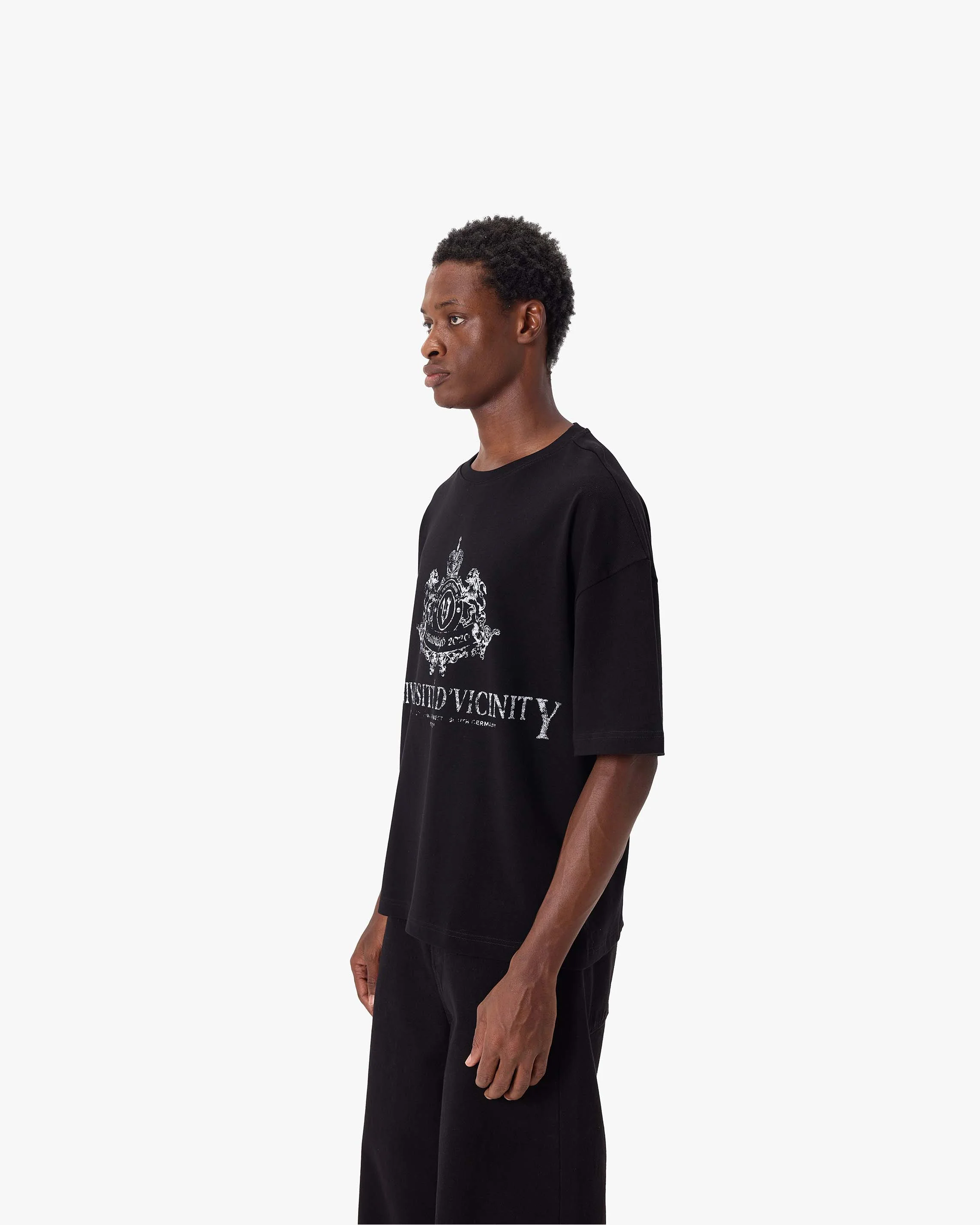UNIVERSITE D' VICINITY TEE BLACK - Image 3