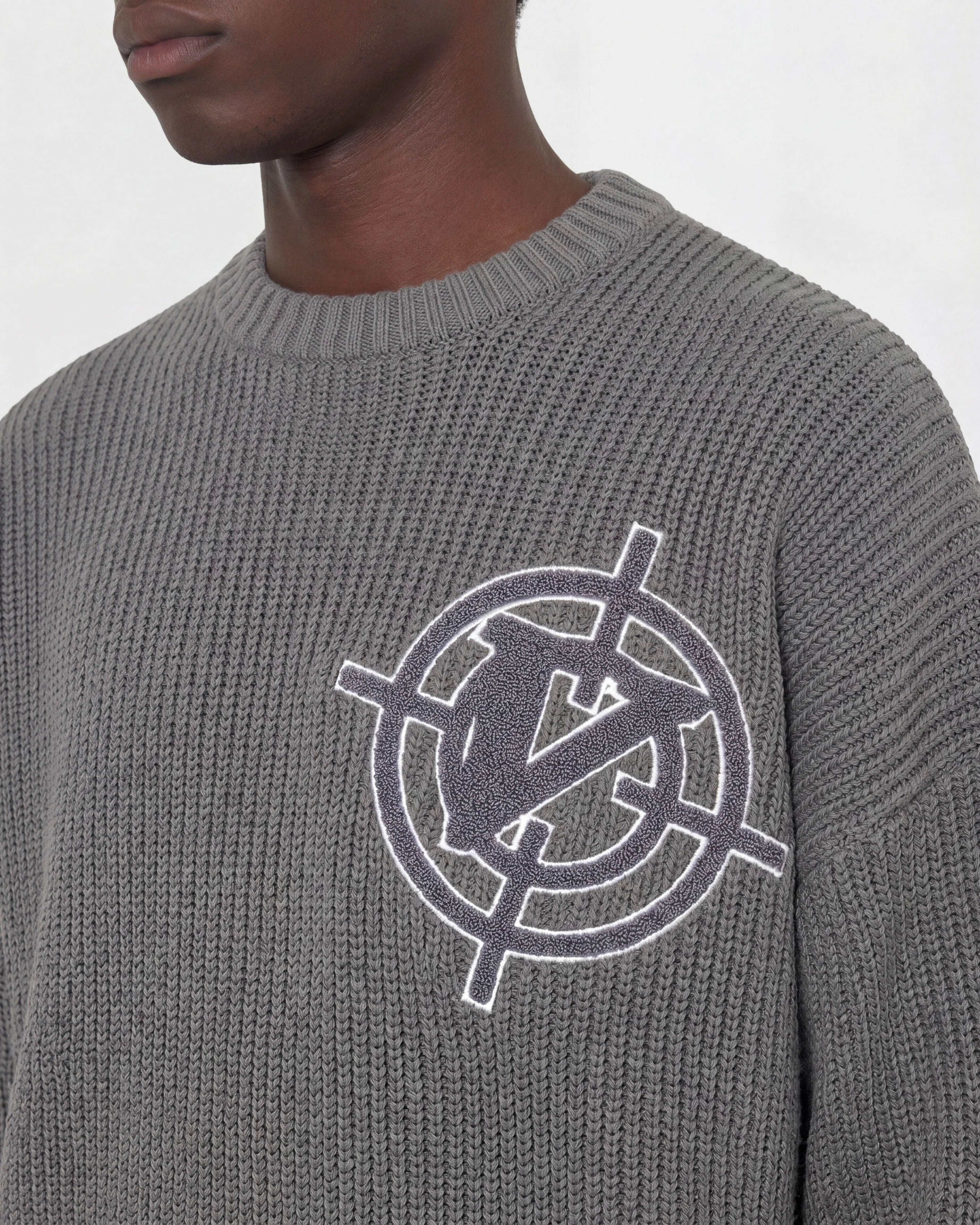 V-LOGO KNITWEAR DARK GREY - Image 9