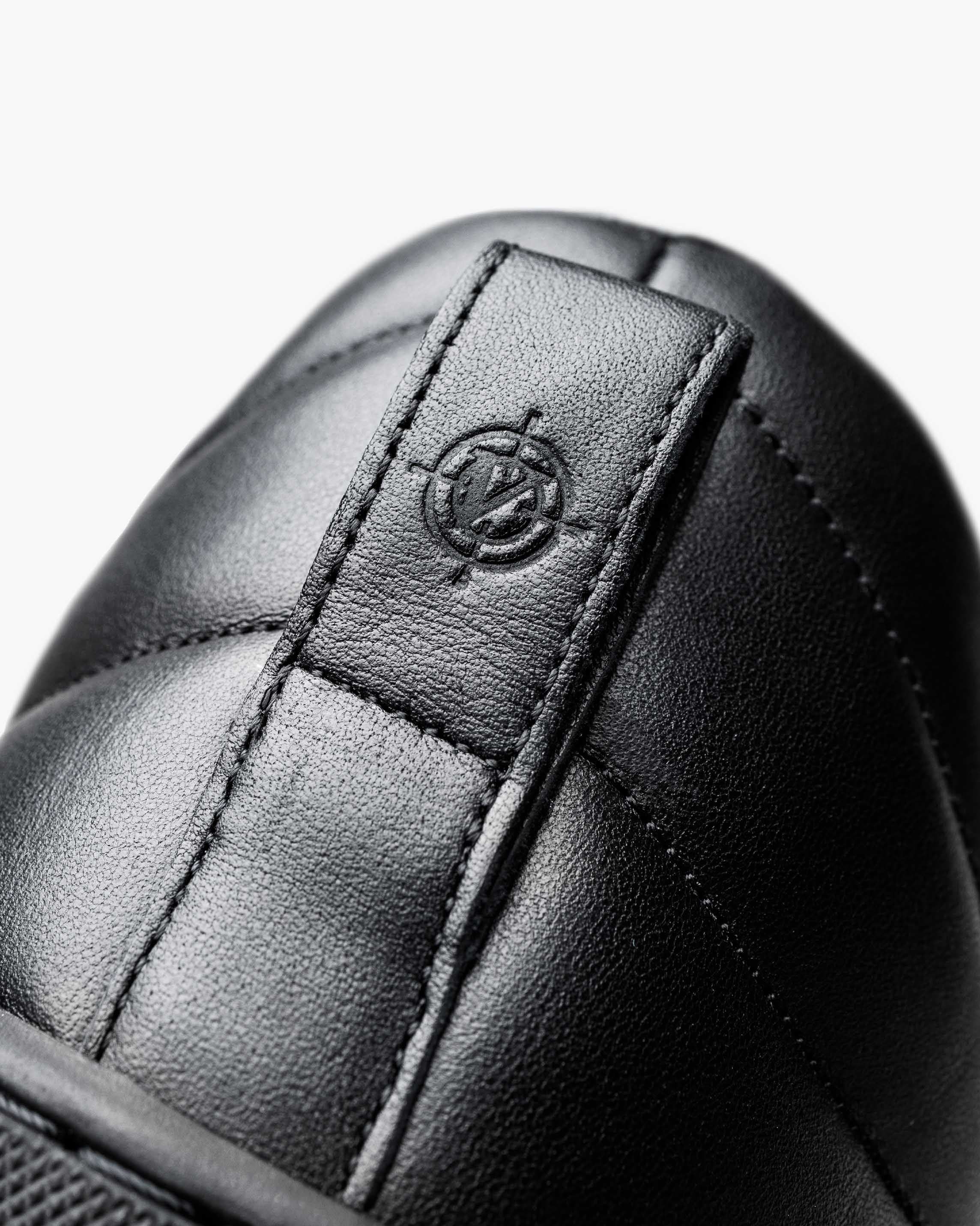 VENTURE LOWS "TRIPLE BLACK" - Image 11